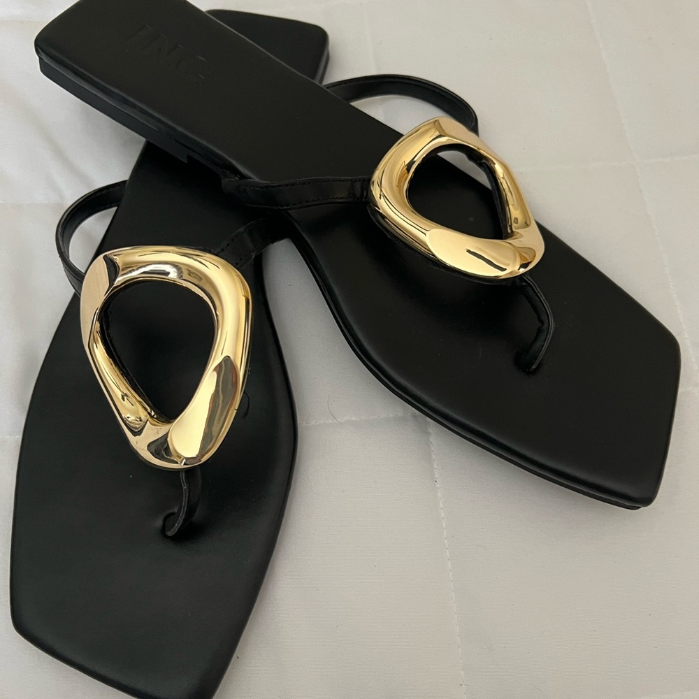 I.N.C. Ladies Sandals Size 10, Black with Gold Accent
